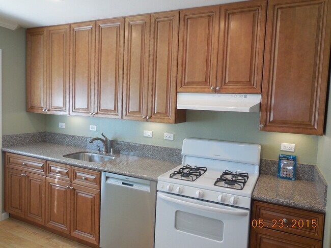 Building Photo - 1431 Carleton Dr