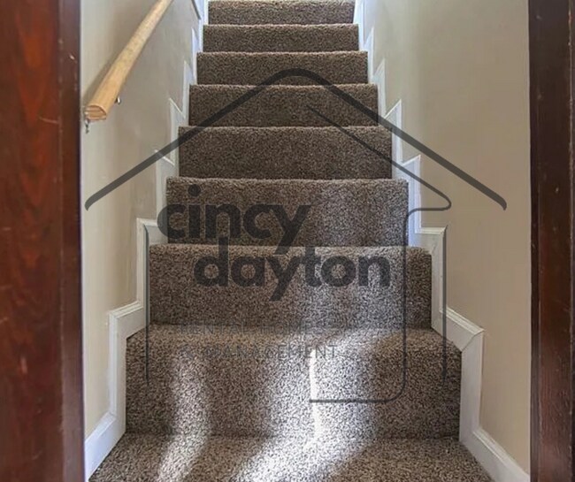 Foto del edificio - 1654 Suman Ave