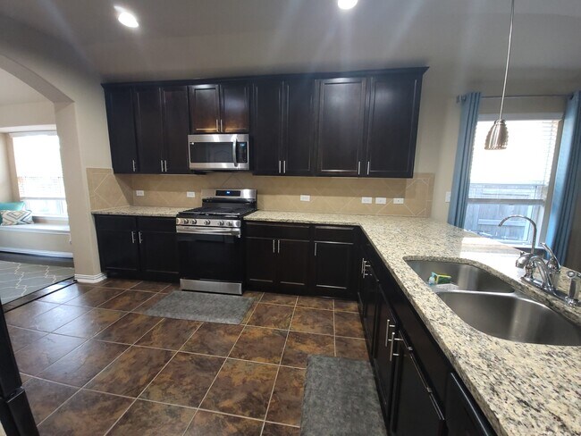 Foto del edificio - 396 Vista Gardens Dr