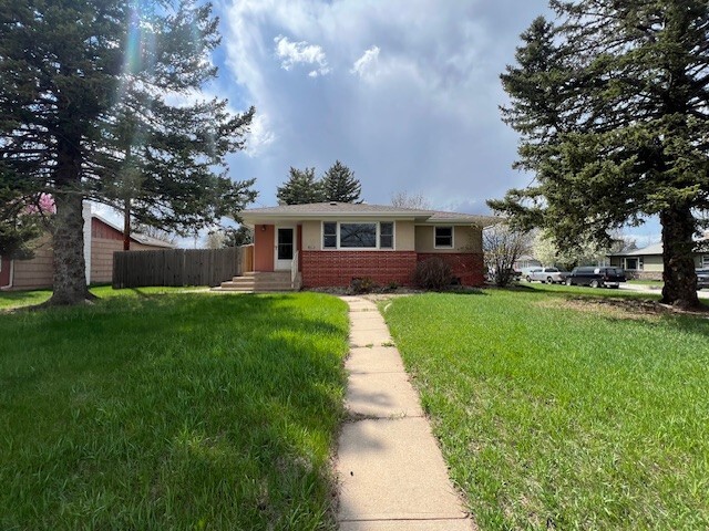 Primary Photo - 1701 32nd St