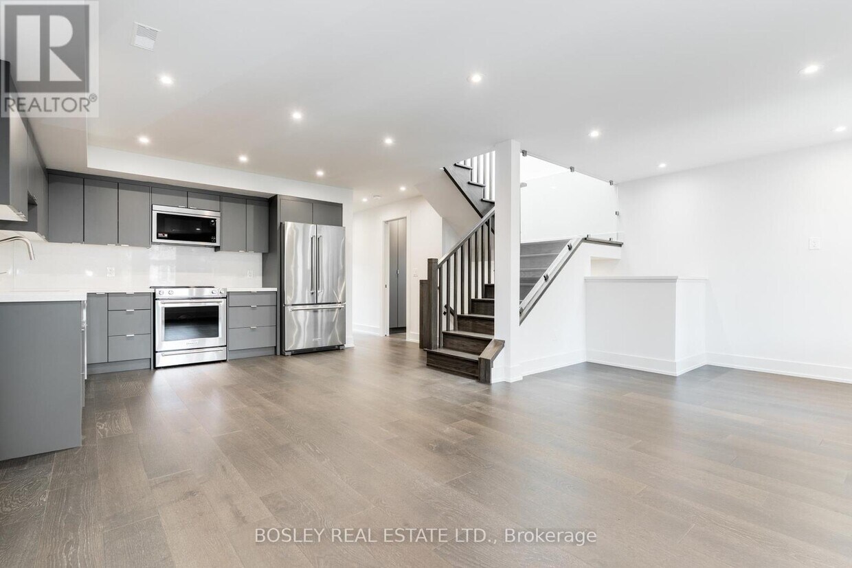Primary Photo - 325 Brunswick Ave