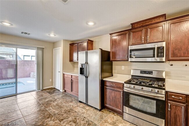 Foto del edificio - 312 Snow Dome Ave