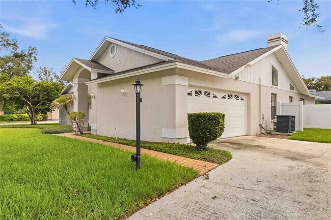 Building Photo - 2110 Laindale Pl