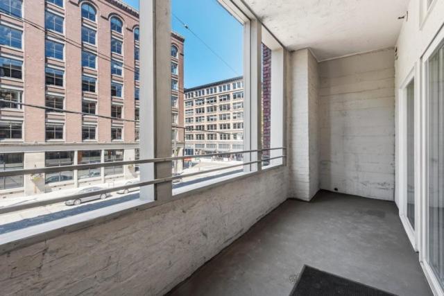 Building Photo - 1 bedroom in Seattle WA 98104
