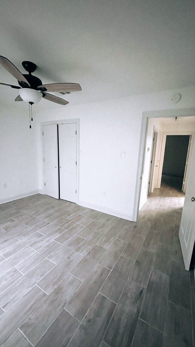 Foto del edificio - Fully updated 2bd 1bath Apt