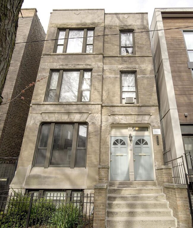 Foto del edificio - 1028 N Marshfield Ave