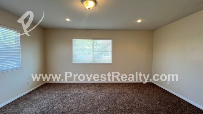 Foto del edificio - Spruce St 16319* / Spruce Street Investmen...