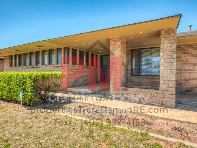 Foto del edificio - 13601 Pinehurst Rd