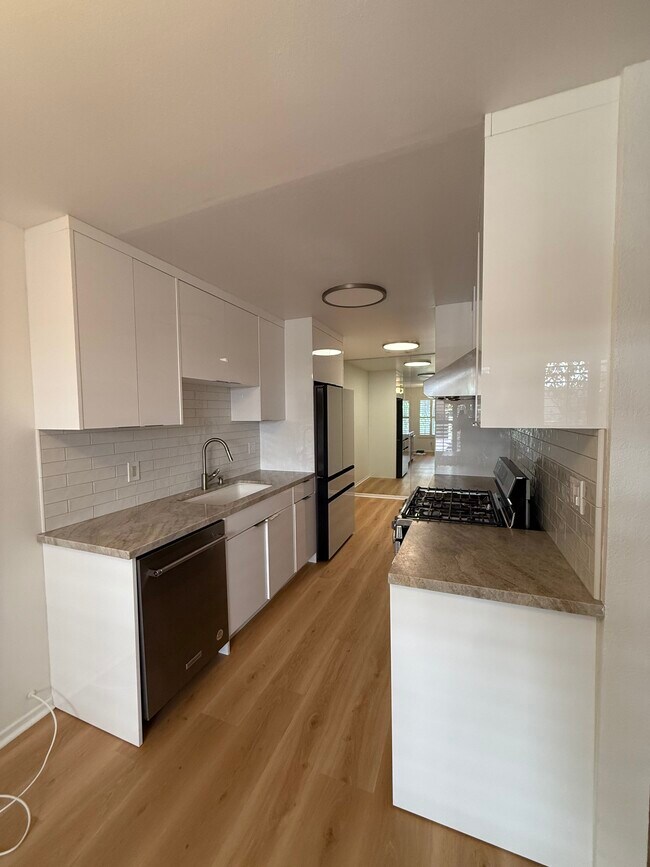 Kitchen - 1865 Greenfield Ave