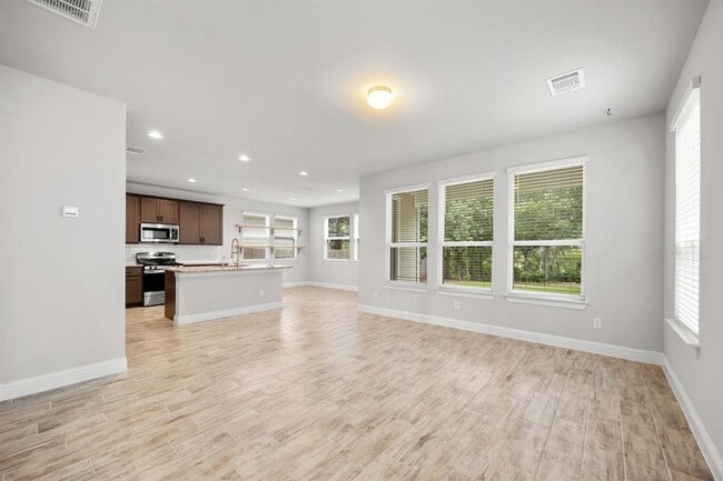 Foto del edificio - 173 Riverhill Dr