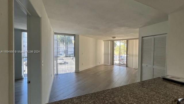Foto del edificio - 6955 NW 186th St