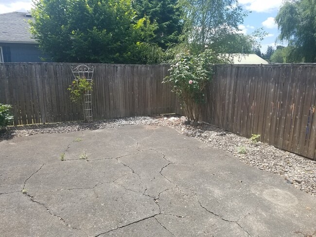 Building Photo - STATUS:AVAILABLE  |R136a| $1795