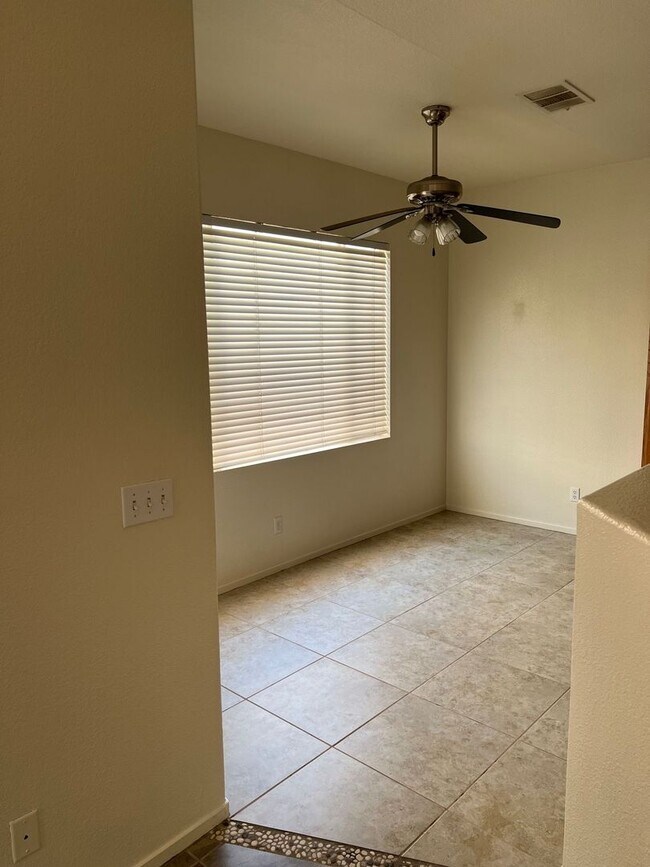 Foto del edificio - Three bedroom - North Las Vegas