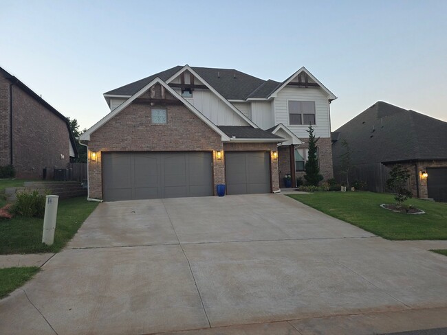 Building Photo - 8201 Jenny Ln