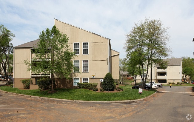 Building Photo - Lake Woodard Apartment Homes