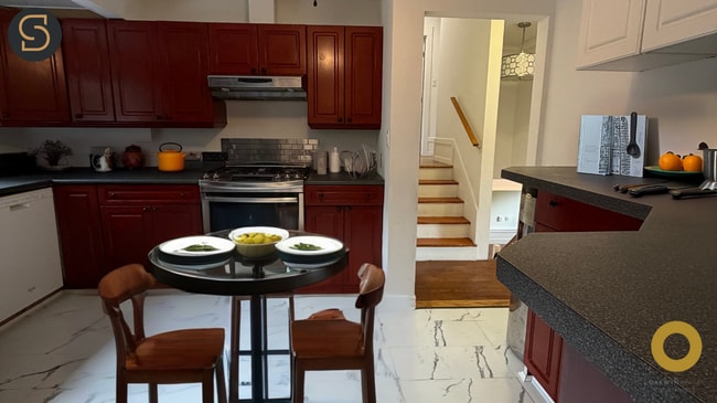 Building Photo - 4059 Liverpool St