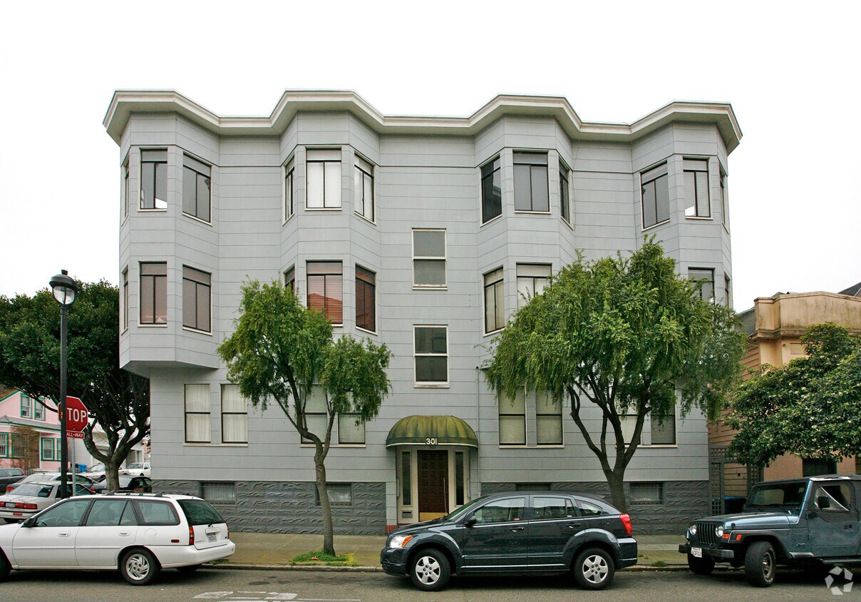Building Photo - 301 Hugo St