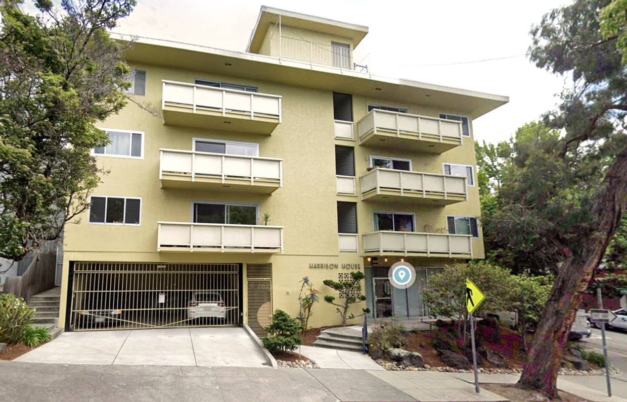 Foto principal - Spacious 2BD/2BA Apartment with Private De...