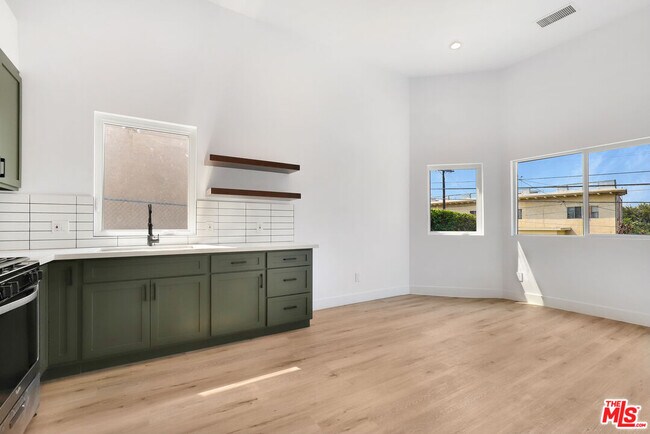Foto del edificio - 1437 Pleasant Ave