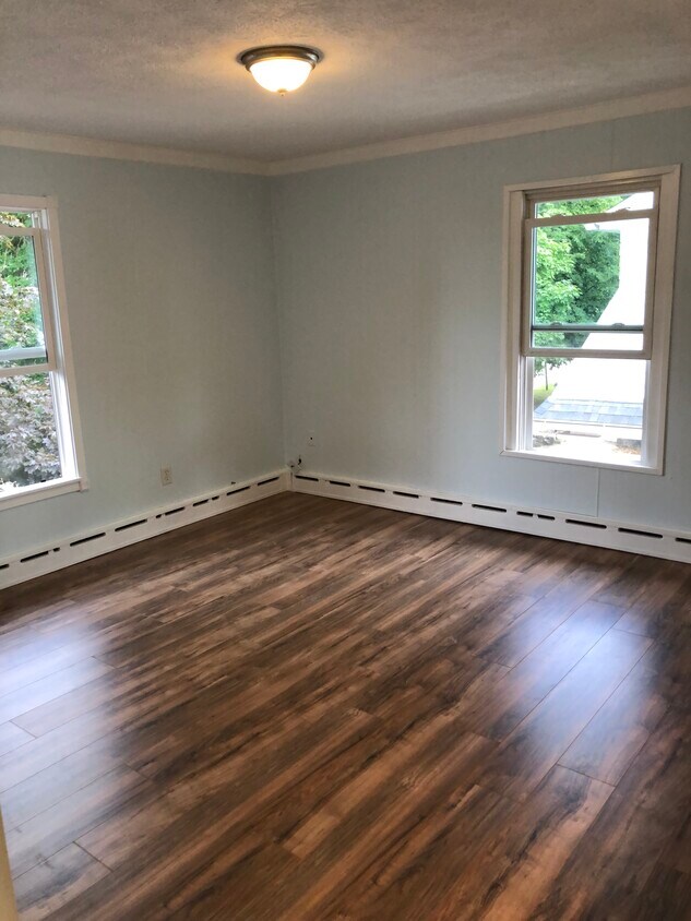 Foto del edificio - 1021 Tamarack Ave NW