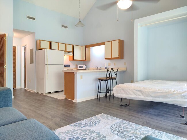 Foto del edificio - 500 Fairway Village Dr