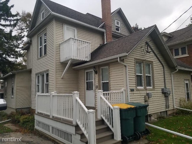 Foto del edificio - 1 br, 1 bath Townhome - 522 W. Maple Ave.