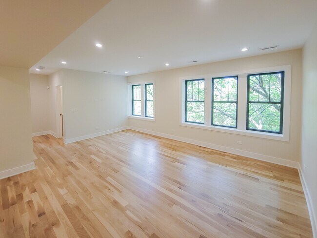 Foto del edificio - 2015-19 W. Ainslie / 4855-57 N. Seeley