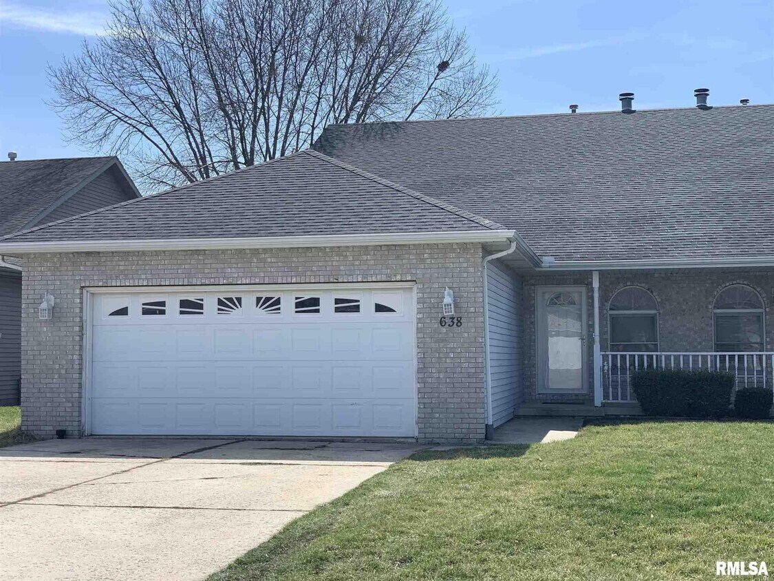 Primary Photo - 638 Oakbrook Ave