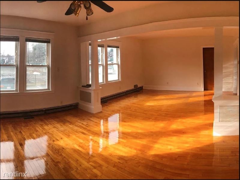 Primary Photo - 4 br, 1 bath Apartment - 36 Roberts St