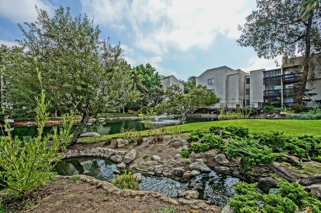 Building Photo - SPACIOUS, 2-STORY, 3BR2.5BA LAKESIDE CONDO...