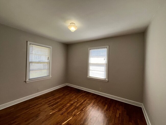 Building Photo - 208 Reynolds St NE