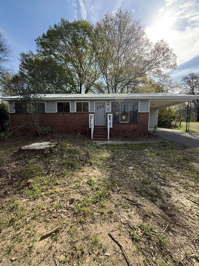Building Photo - 629 Lanett Ave