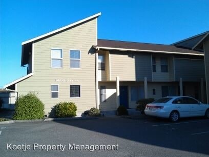 Building Photo - 480 S Oak Harbor St