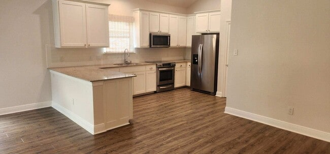 Building Photo - 14738 Rhonda Ave