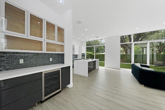 Foto del edificio - 5720 SW 24th St