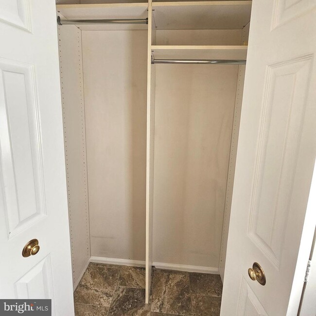 Foto del edificio - 6579 Cypress Point Rd