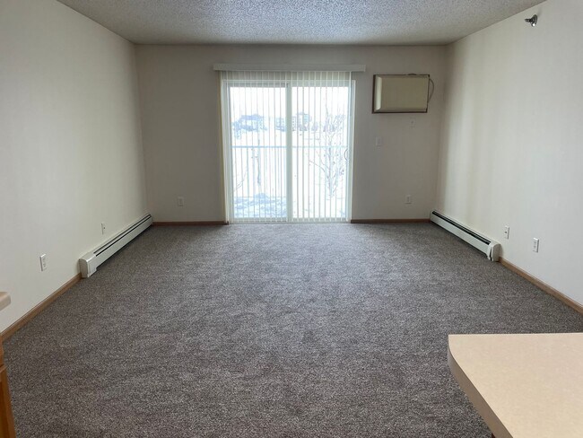 Foto del edificio - 2 Bedroom 2 Bath - South Fargo - July 1st