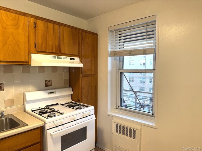 Foto del edificio - 370 Westchester Ave