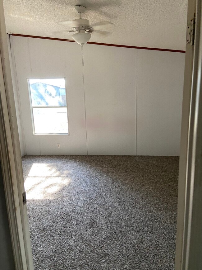 Building Photo - 238 Castleridge Dr