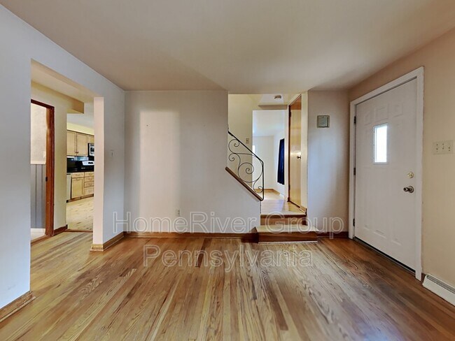 Building Photo - 152 Arla Dr