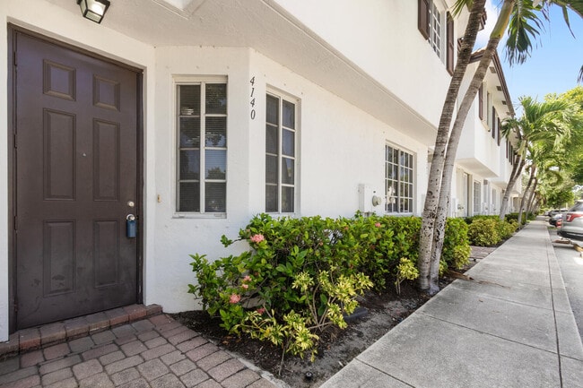 Building Photo - 4140 Napoli Lake Dr