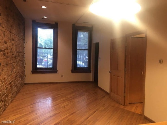 Building Photo - 2241 N Wayne Ave
