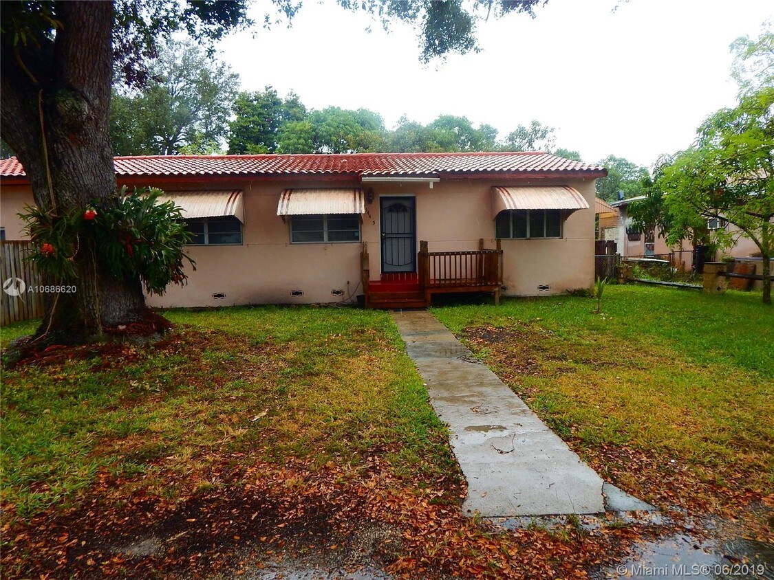 14425 Garden Dr, Miami, FL 33168 House for Rent in Miami, FL