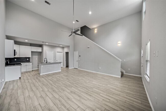 Foto del edificio - 4006 Frontier Rd