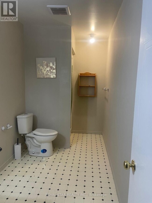 Building Photo - 246 Thurman Cir