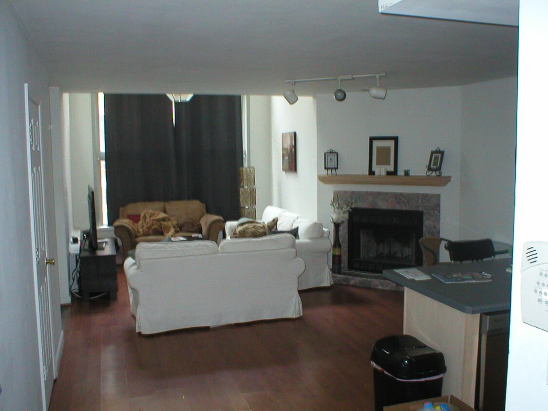 Photo - 1931 N Sheffield Ave (Chicago, IL)