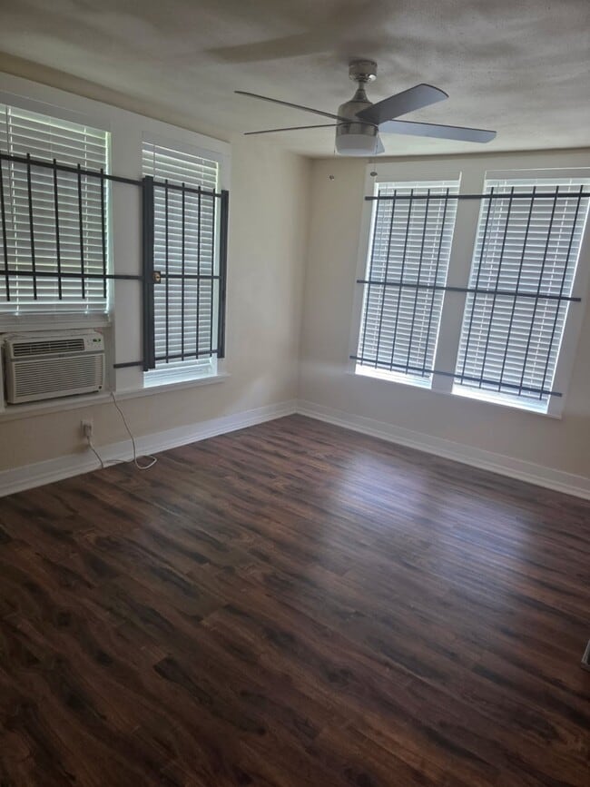 Building Photo - 8133 Brandon St