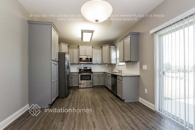 Building Photo - 5305 Roberta Crossing Dr