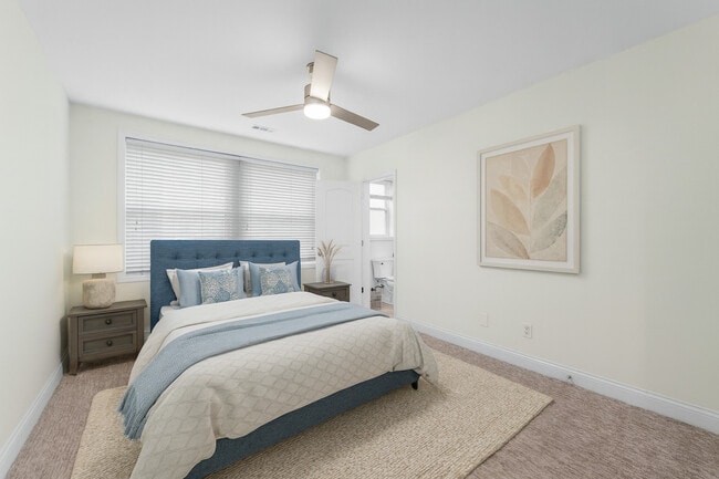 Building Photo - 7517-19 Oxford Dr