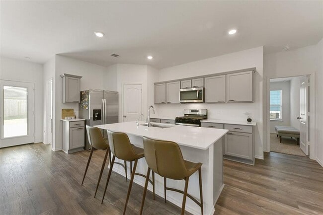 Building Photo - 24554 Pine Dr